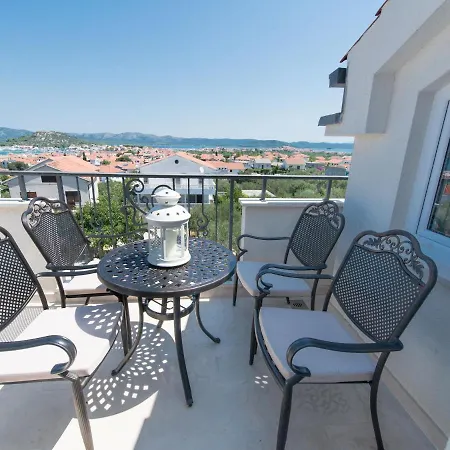 In Near And Pool Διαμέρισμα