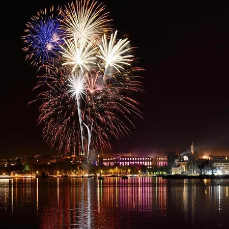 In Near And Pool Διαμέρισμα Μούρτερ